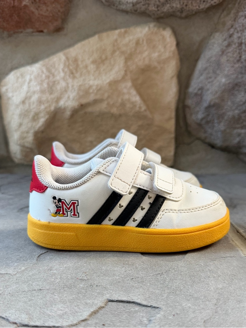 Adidas Breaknet x Disney 'Mickey Mouse - White
Black Gold Kids Sneakers